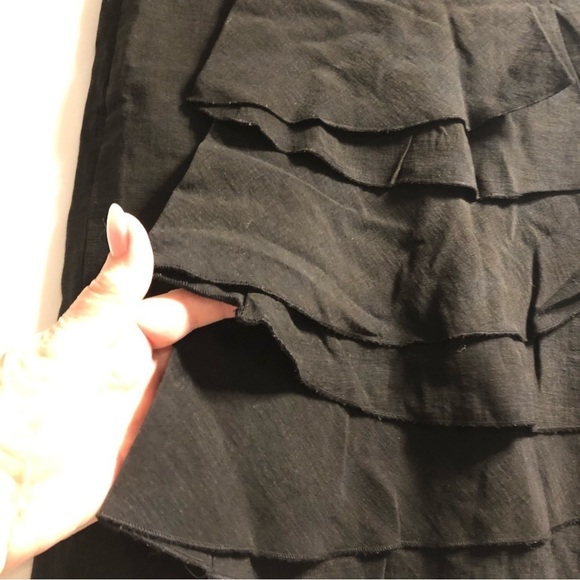 Banana Republic Size 2 Straight Black Skirt with Front Tiers - Picture 2 of 9
